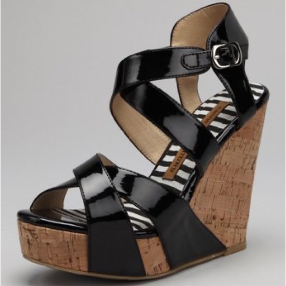 ✨NEW✨Vintage Black Patent Leather Wedge Sandals Size 6.5 from Victoria’s Secret